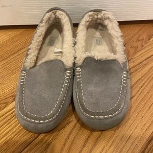 UGG Women Gray Suede Moccasin Slip On Comfort Size 10, Preowned